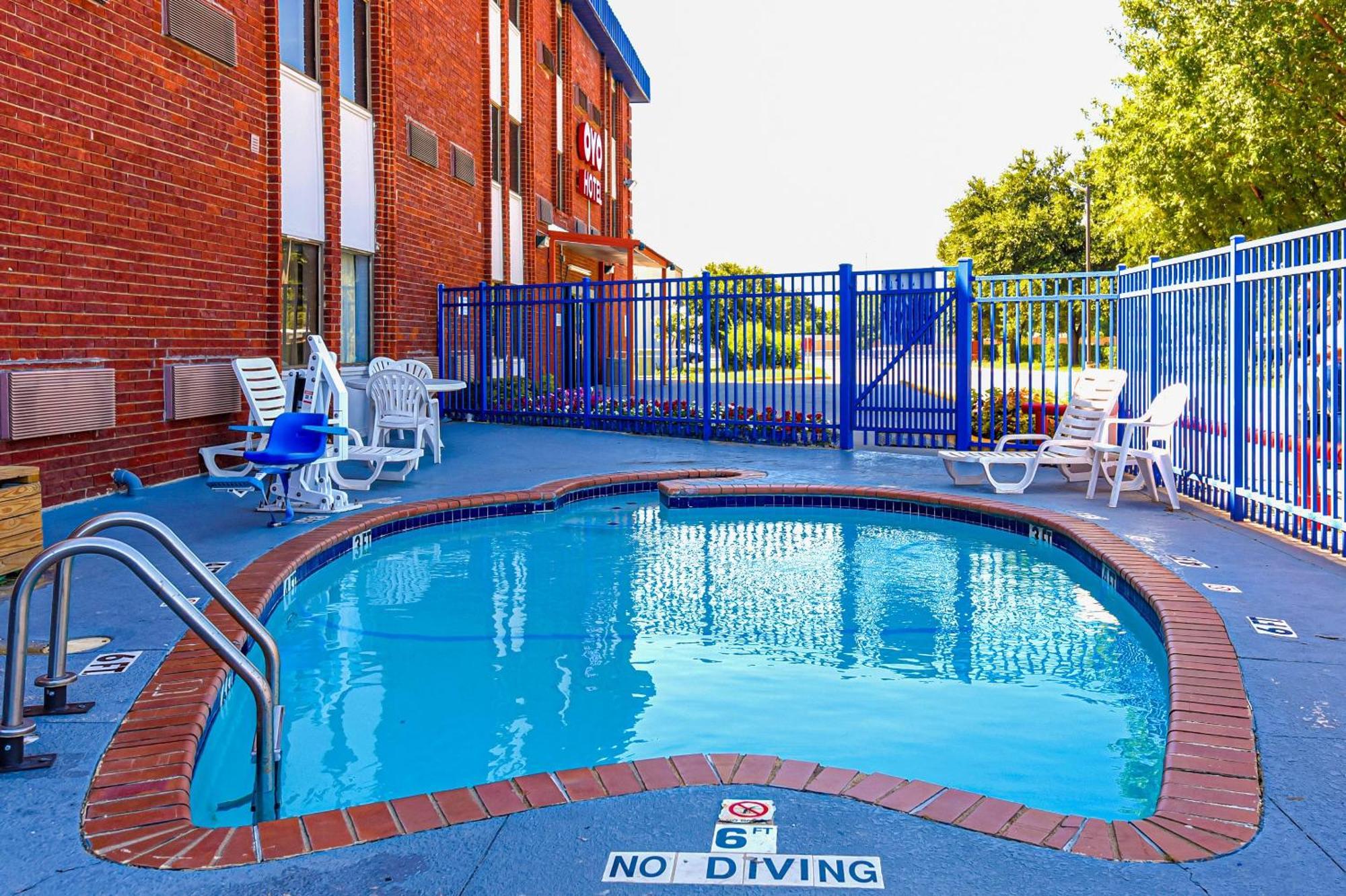 Oyo Hotel Irving Dfw Airport South Dış mekan fotoğraf